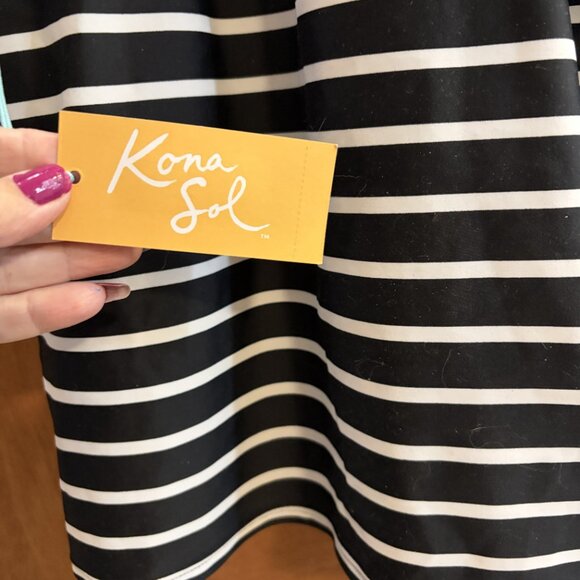 NWT Kona Sol Black & White Bathing Suit Top size 12 - 14 - Picture 3 of 4